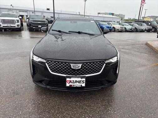 2022 Cadillac CT4 Luxury