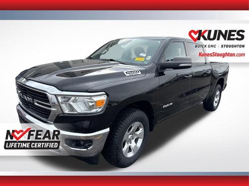 Diamond Black Crystal Pearlcoat 2021 RAM 1500 Big Horn/Lone Star