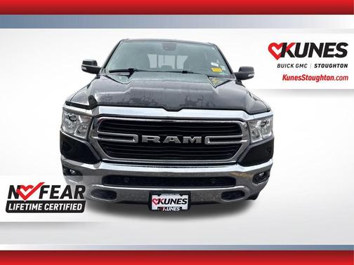 Diamond Black Crystal Pearlcoat 2021 RAM 1500 Big Horn/Lone Star