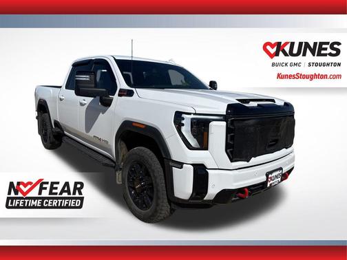 Summit White 2025 GMC Sierra 2500 AT4