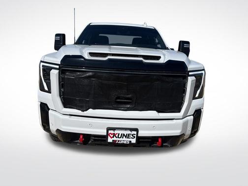 Summit White 2025 GMC Sierra 2500 AT4