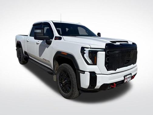 Summit White 2025 GMC Sierra 2500 AT4