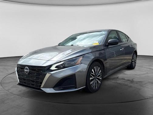 Gun Metallic 2025 Nissan Altima 2.5 SV