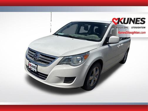 Calla Lily White 2011 Volkswagen Routan SE