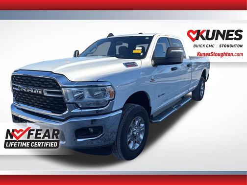 Bright White Clearcoat 2024 RAM 3500 Big Horn Crew Cab 4x4 8' Box