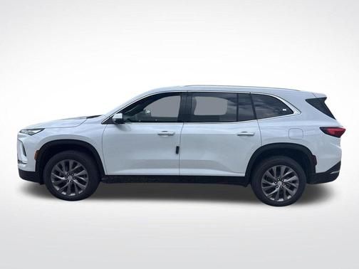 Iridescent White Tricoat 2026 Buick Enclave Preferred FWD