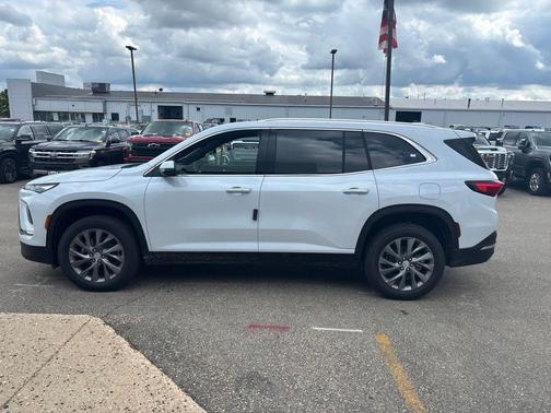 Iridescent White Tricoat 2026 Buick Enclave Preferred FWD