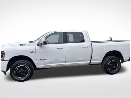 Bright White Clearcoat 2026 RAM 2500 Laramie Crew Cab 4x4 6'4' Box