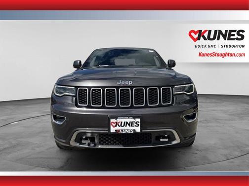 Granite Crystal Metallic Clearcoat 2018 Jeep Grand Cherokee Sterling Edition