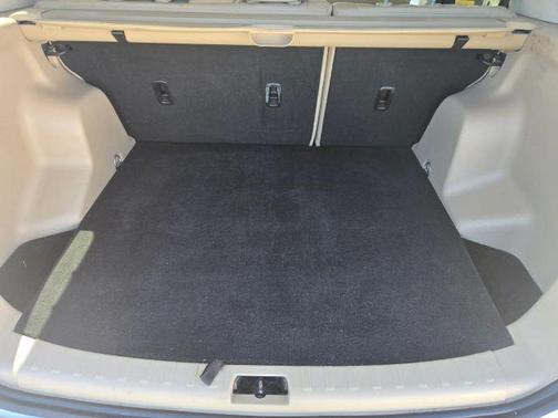2013 Land Rover LR2 Base