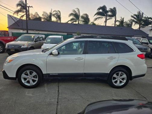 2013 Subaru Outback 2.5i Premium