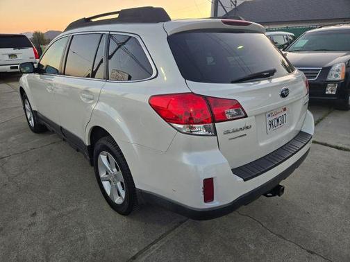 2013 Subaru Outback 2.5i Premium