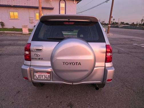 2004 Toyota RAV4 Base