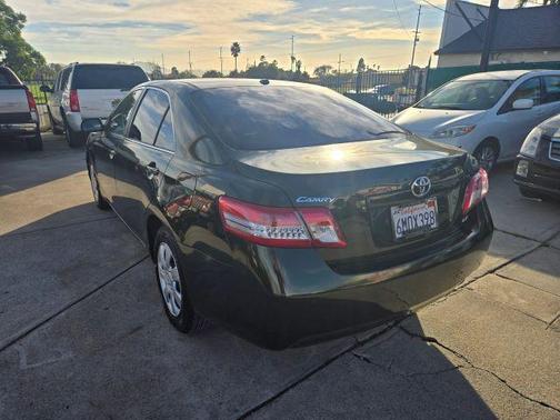 2011 Toyota Camry LE