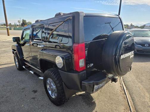 2006 Hummer H3 Base