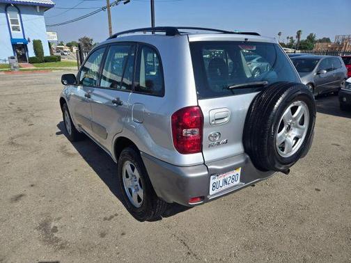 2004 Toyota RAV4 Base