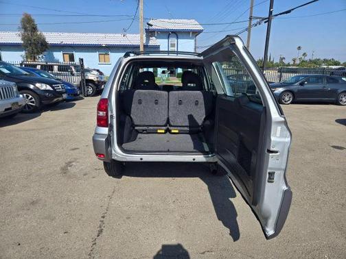 2004 Toyota RAV4 Base