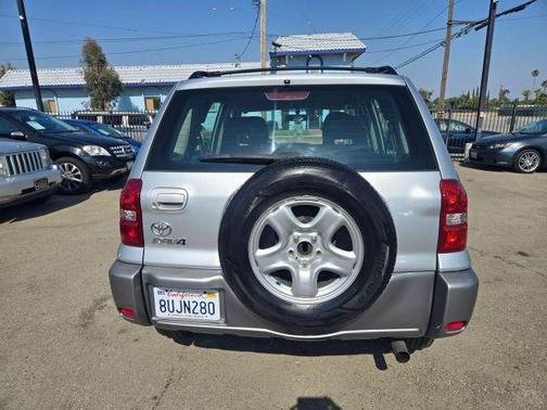 2004 Toyota RAV4 Base