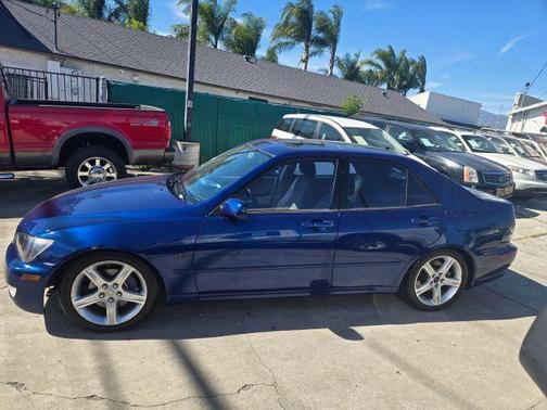 2001 Lexus IS 300 Base