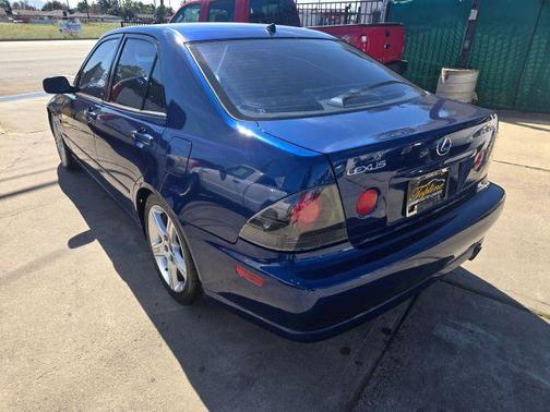 2001 Lexus IS 300 Base