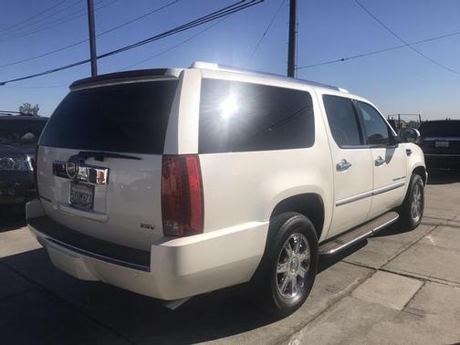 Photo 5 of 35 of 2007 Cadillac Escalade ESV Base