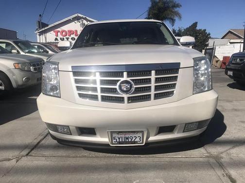 Photo 2 of 35 of 2007 Cadillac Escalade ESV Base