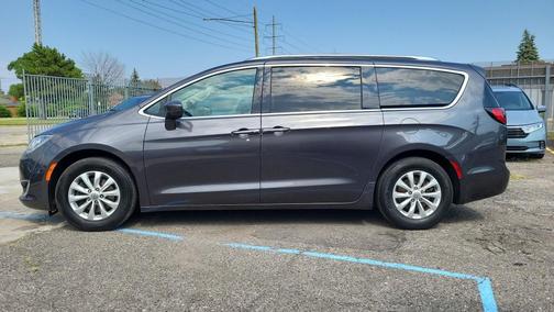 2019 Chrysler Pacifica Touring-L