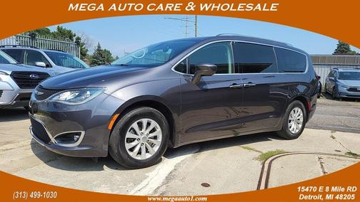 2019 Chrysler Pacifica Touring-L