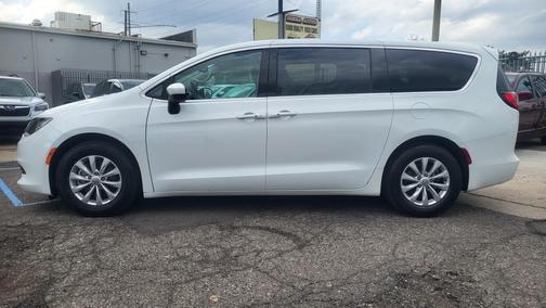 2017 Chrysler Pacifica Touring