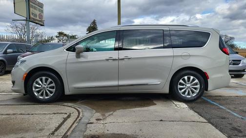 2019 Chrysler Pacifica Touring-L