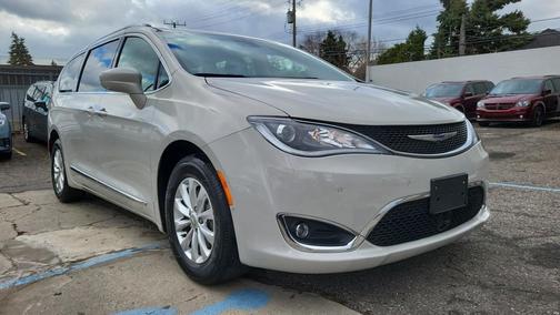 2019 Chrysler Pacifica Touring-L