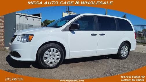 White 2019 Dodge Grand Caravan SE