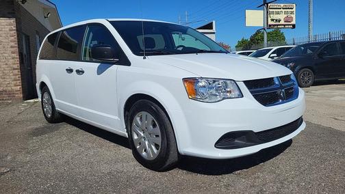 White 2019 Dodge Grand Caravan SE