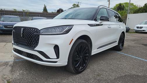 Crystal White Metallic 2025 Lincoln Aviator Reserve AWD