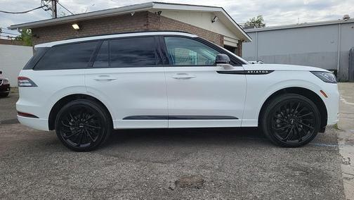 Crystal White Metallic 2025 Lincoln Aviator Reserve AWD