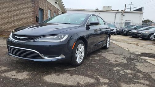 2017 Chrysler 200 LX