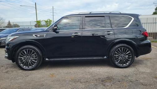 Black 2023 INFINITI QX80