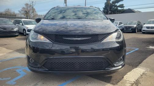2018 Chrysler Pacifica Touring-L