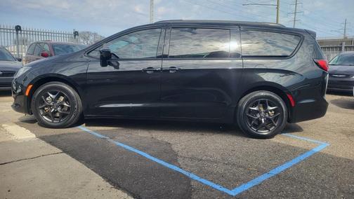 2018 Chrysler Pacifica Touring-L