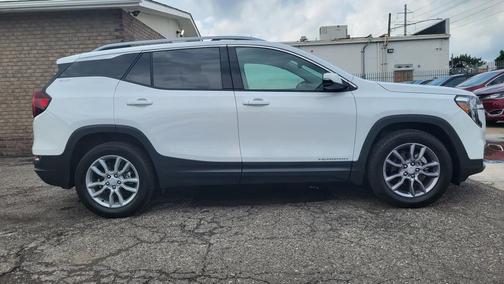 2023 GMC Terrain SLT