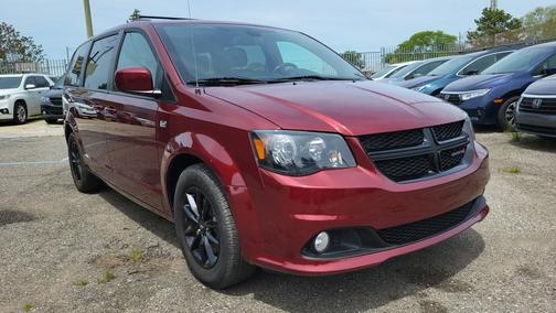 Burgundy 2019 Dodge Grand Caravan SE