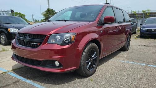 Burgundy 2019 Dodge Grand Caravan SE