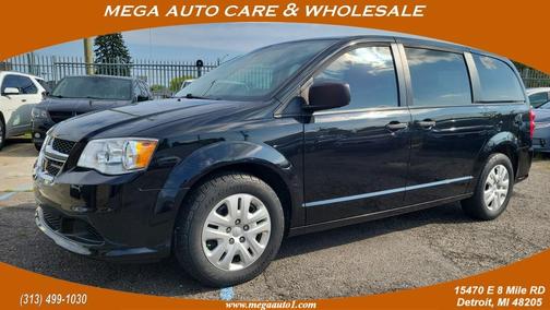 Black 2019 Dodge Grand Caravan SE
