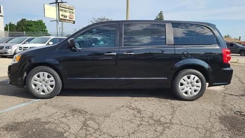 Black 2019 Dodge Grand Caravan SE