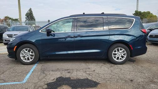 2022 Chrysler Pacifica Touring-L