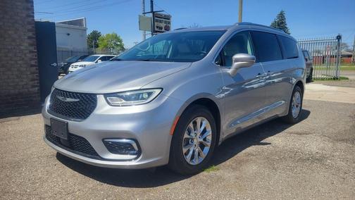 2021 Chrysler Pacifica Touring-L