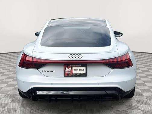 2022 Audi e-tron GT Prestige