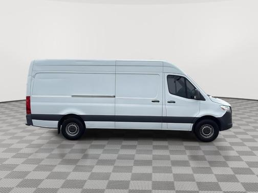 Arctic White 2020 Mercedes-Benz Sprinter 2500 Standard Roof