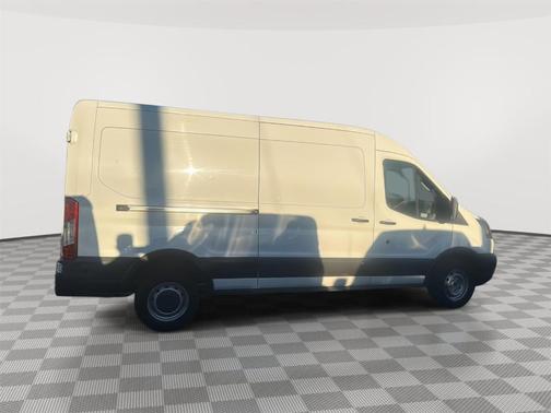 2018 Ford Transit-250 148 WB Medium Roof Cargo