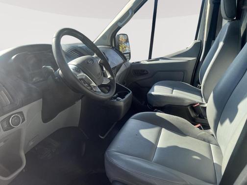 2018 Ford Transit-250 148 WB Medium Roof Cargo